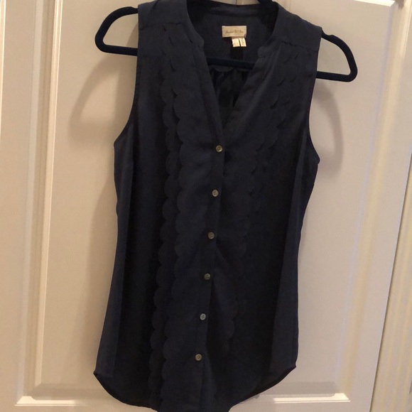 🦋 Meadow Rue Navy scallop front trim button down sleeveless top - Picture 2 of 6